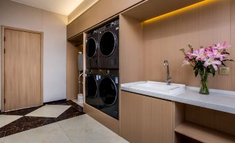 Shengyi Business Hotel