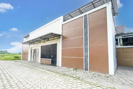 Hotel O Slawi Near Alun- Alu  Slawi Formerly Boarding Inn Отели в г. Tegal Regency