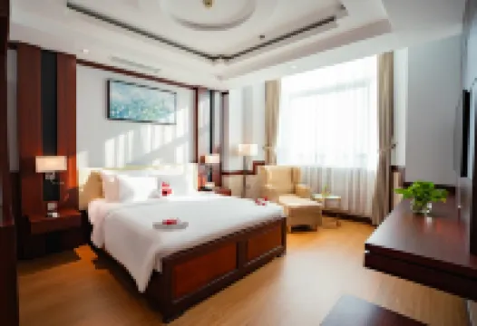 Van Phat Riverside Hotel