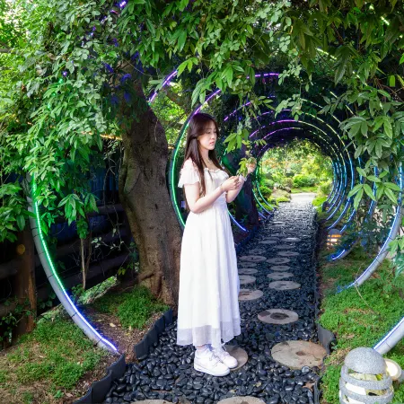 Zen-Inspired Hot Spring Spa - Ten Directions and Three Courtyards