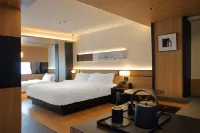 SFEEL Designer Hotel (Taoyangli Branch, People's Square, Jingdezhen) - Romantic