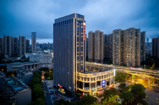 Wyndham Ramada Hotel (Wuhan Hanyang Railway Station, China International Expo Center Branch) Отели рядом с достопримечательностью «Wuhan International Expo Center»