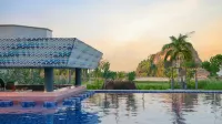Pullman Lombok Merujani Mandalika Beach Resort - bar