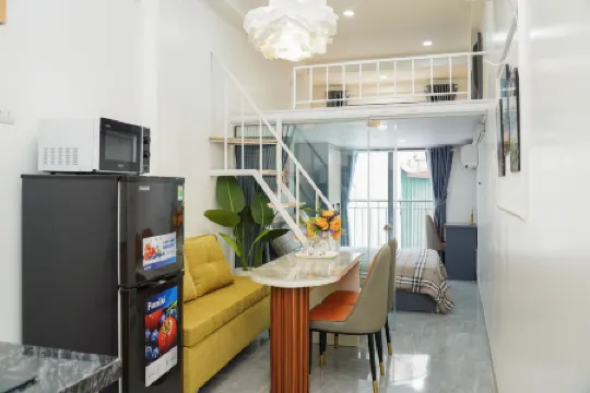 Lilo's homestay West lake Thuy Khue Отели рядом с достопримечательностью «Мавзолей Хо Ши Мина»