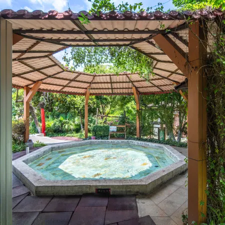 Yingyuetan Hotspring Hotel