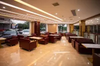 Longzhimeng Grand Hotel (Poyang Donghu Park)