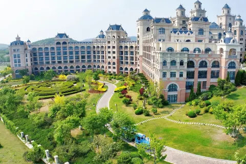 Hilton Dalian Golden Pebble Beach Resort
