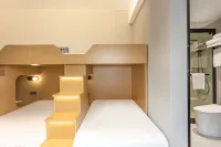 ネット フィッシュ イースポーツホテル（上海同済医院新村路地下鉄駅）