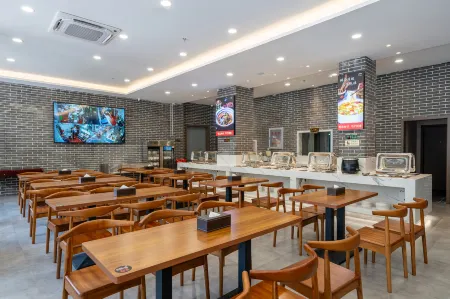 Sanqing Mountain Suifeng Shiji He Resort Hotel (Mount Sanqing Scenic Area Branch) Отели рядом с достопримечательностью «West Coast Scenic Area»