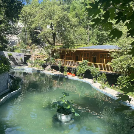Zhuyuan Hotel (Tuolongxia Ecological Tourism Scenic Area)