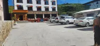 Luqu Langmusi Yunshang Langmu Tibetan-style Homestay - 주차장
