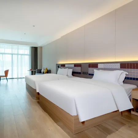Cloud Four Seasons Hotel (Ningchuncheng Branch, Beihai High speed Railway Station)