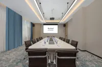 Kyriad Hotel (Xichang Qionghai 17 degrees Wanda Plaza)