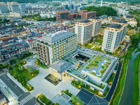 Blue Town . Royal Azure Holiday Hotel