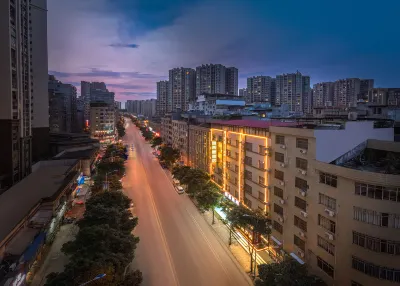 Tengxian Proficiency Hotel (Hexi Chong Cunninghamia lanceolata)