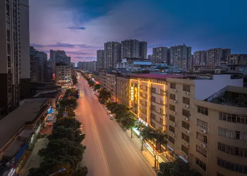 Tengxian Proficiency Hotel (Hexi Chong Cunninghamia lanceolata)