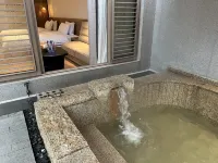 Here Hotel - Romantic
