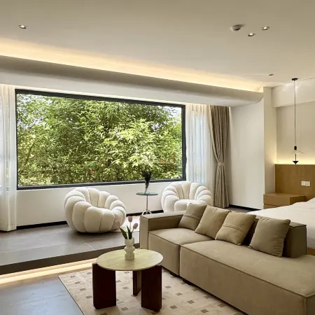 Heqing Xinjingju Homestay