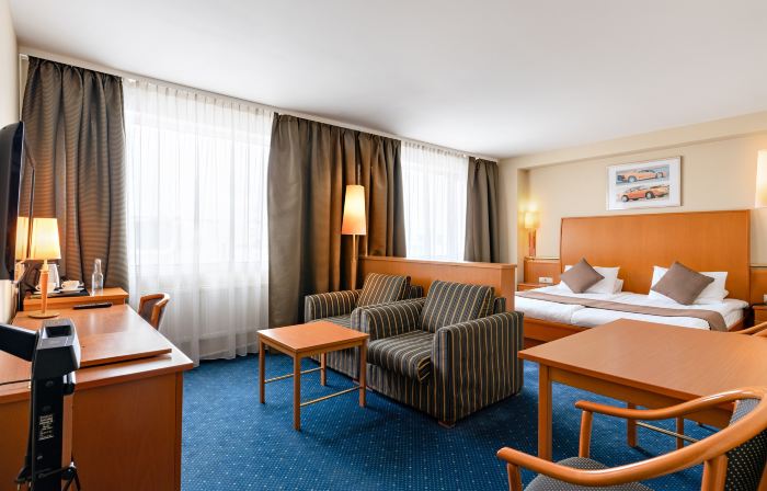 Rushotel
