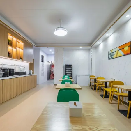 Pudding Yanxuan Hotel (Yancheng Dongtai High speed Railway Station Branch)