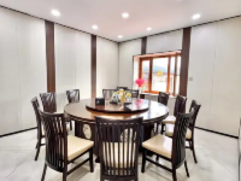 Mohe Youran Mountain Residence Hotel di Mohe