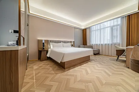 Starlight Hotel (Linxia Babangsi Thirteen Lanes Branch) Отели рядом с достопримечательностью «Red Garden»