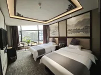 Qiyun Yaju Hotel (Xingyi Jushan Square Dream City Mall)