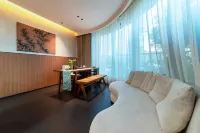 Huangteng Zhumeng Hotel