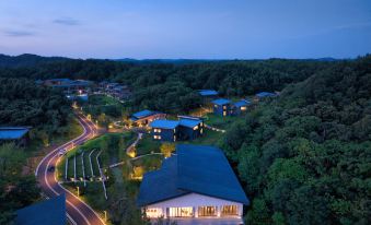Passing-Cloud Resort Secluded Villa