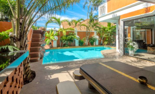 TUCHELAND Luxury Pool Villa Pattaya Walking Street