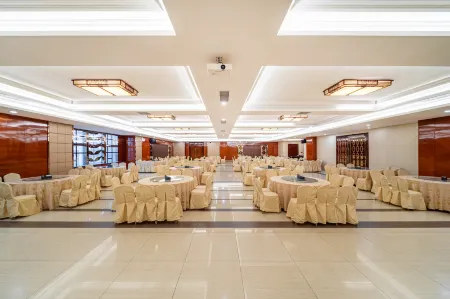 Peace Century Hotel (Peace Avenue Branch)