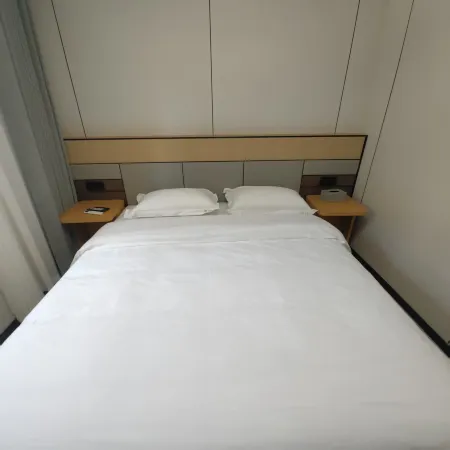 Dongjun Hotel