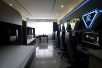 Grizzly Bear E-sports Intelligent Audio and Video Apartment (Pedestrian Street)