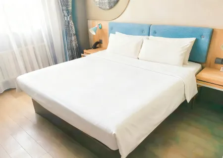 Homeinn (Dalian Zhuanghe Huanghai Street) Отели рядом с достопримечательностью «Zhuanghe Station Lingdong Station»