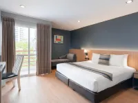 ICheck Inn Residences Sathorn Bangkok Hotels near Yan Nawa