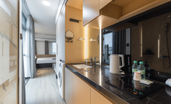 CJIA Apartment (Shanghai Changzhong Road Subway Station)