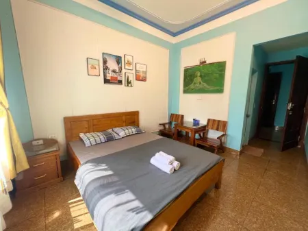 Nha Nghi Thanh Trung Отели в г. Туенкуанг