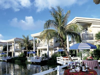 The Swanlake Villa Resort Hotel