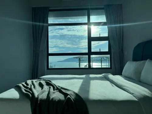 Sunrise at Jesselton Quay water dispenser provided - Guest houses