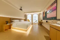 Qi'an Smart Cinema Hotel (Puding Yuxiu Square Branch) - parking