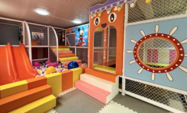 Rezen Select Hotel (Shanghai International Resort Chuansha Metro Station)