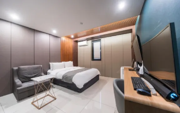 ホテルＫ 徳津公園周辺のホテル