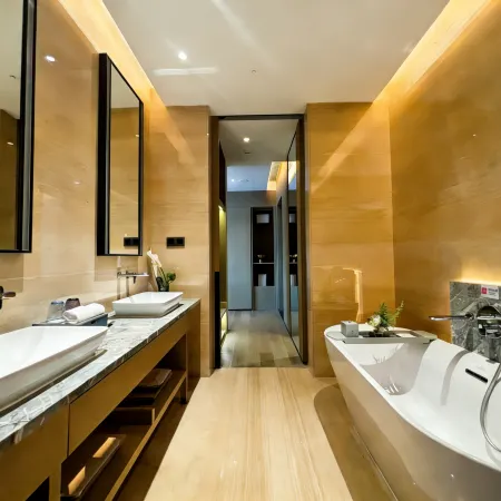 Wenzhou Longgang Landison Hotel