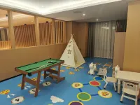 Hechi Rezen Trend Hotel (Jinchengjiang Station Baima Pedestrian Street Branch) - Family