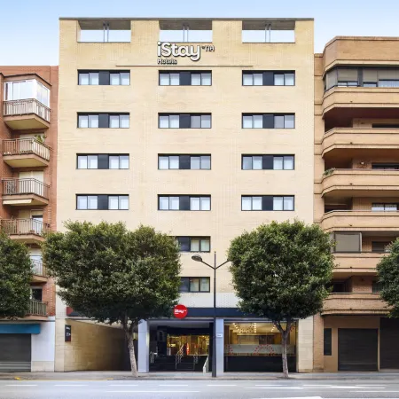 iStay by NH Ciudad de Valencia Hotel Отели рядом с достопримечательностью «Поблатс Маритимс»