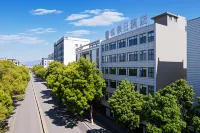 Luliang Xinyue Holiday Hotel