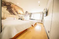 Luoke Sea Hotel (Polar Ocean World Stone Old Man Seawater Bathing Beach)