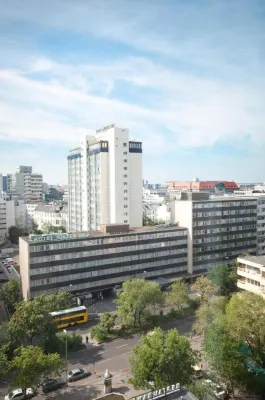 โรงแรมซิลเตอร์ โฮฟ เบอร์ลิน โรงแรมใกล้ประตูบรันเดนบูร์ก