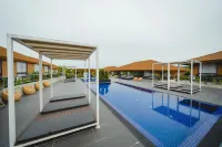 Monkeys Canopy Resort - Pool