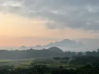 Peak Court - Mountain view